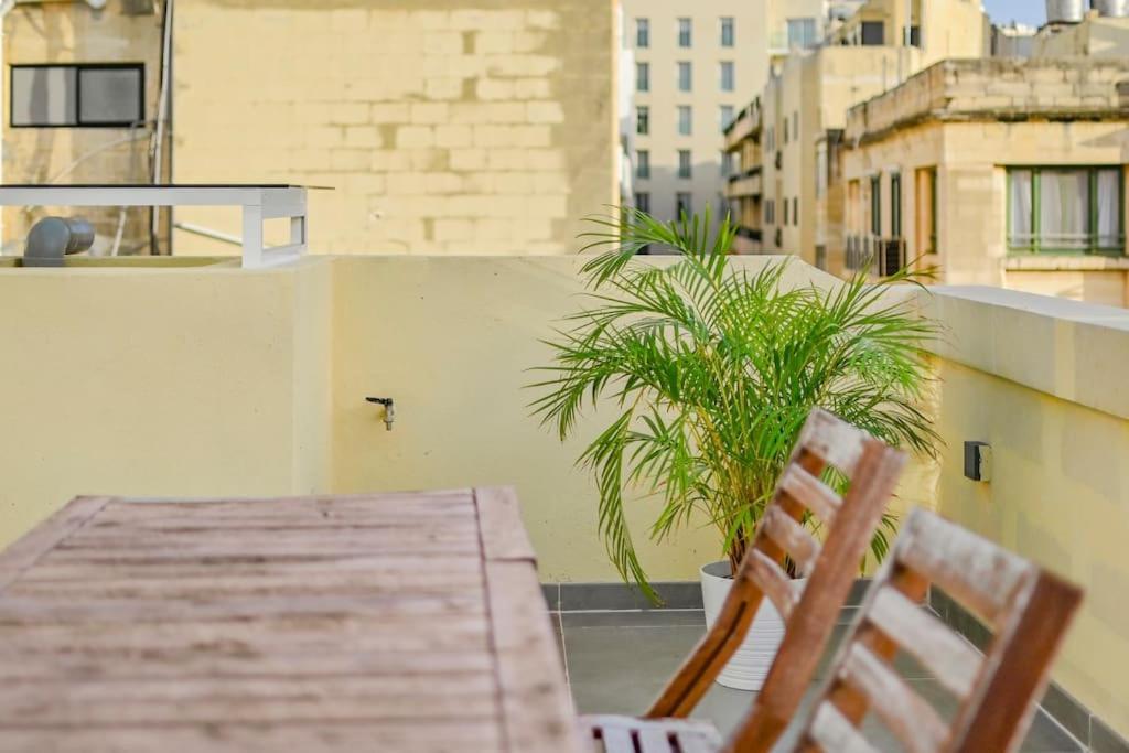Sliema Unique 4 Bedroom Townhouse Off The Beach 外观 照片